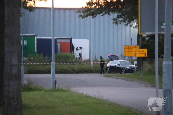 Fietspad afgesloten vanwege aangetroffen vaten