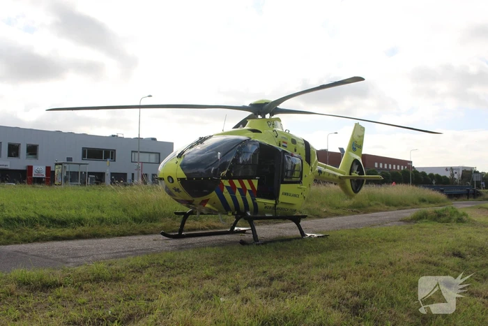 Traumahelikopter geland voor noodsituatie