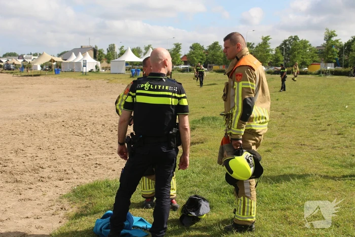 Veel hulpdiensten aanwezig bij Valkenbursemeer, vermoedelijk persoon in het water