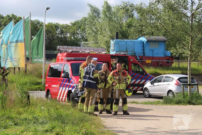 Veel hulpdiensten aanwezig bij Valkenbursemeer, vermoedelijk persoon in het water