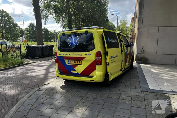 Veel hulpdiensten aanwezig voor vermoedelijke gaslek Vermeertoren