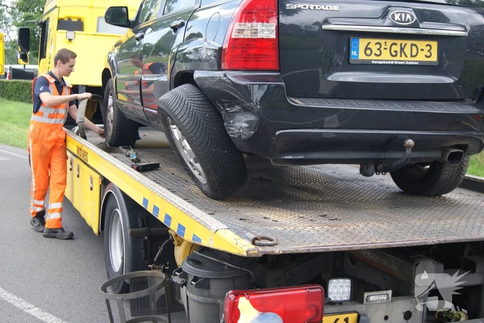 Auto op zijn kop na ongeval