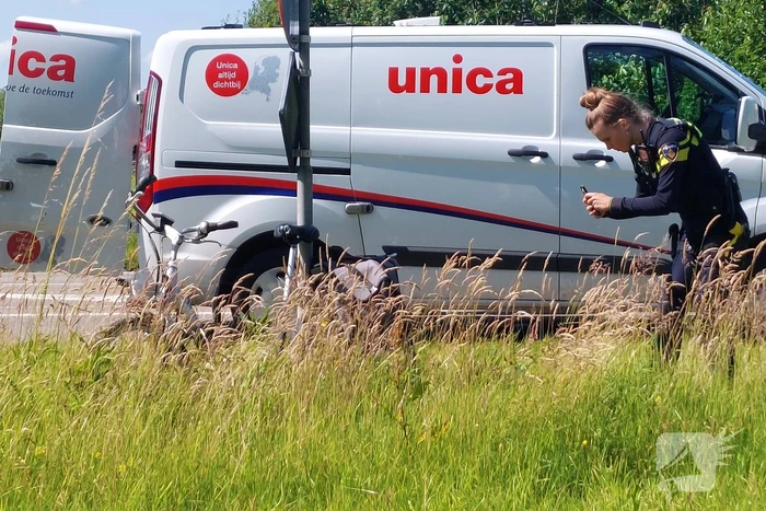 Fietser zwaargewond na ongeval met auto