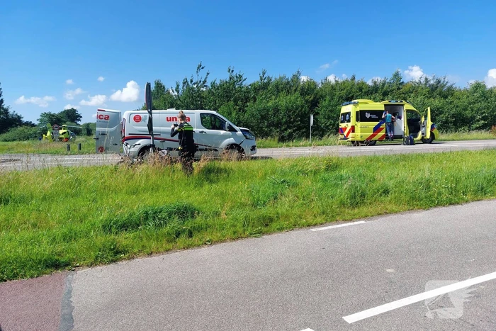 Fietser zwaargewond na ongeval met auto