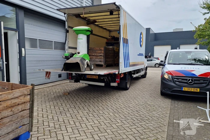 Hennepkwekerij met 200 planten opgerold