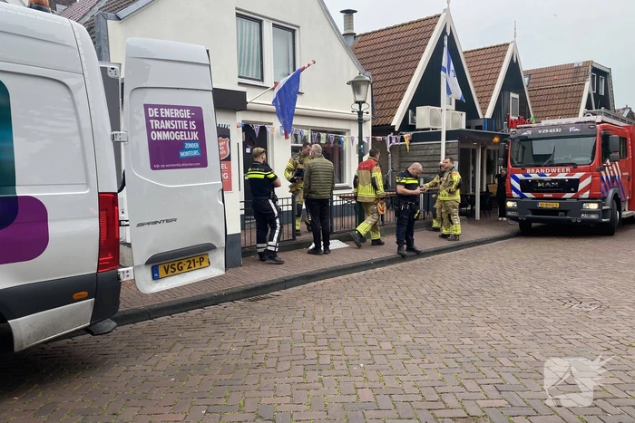 Monteur ruikt gas en alarmeert brandweer