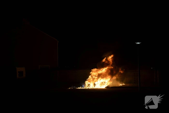 Auto gaat in vlammen op