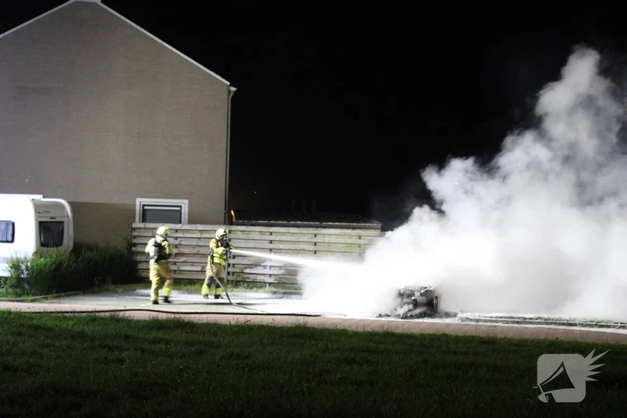 Auto gaat in vlammen op
