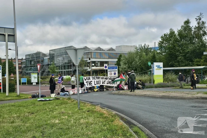 Pro-Palestina demonstranten blokkeren toegang tot campus