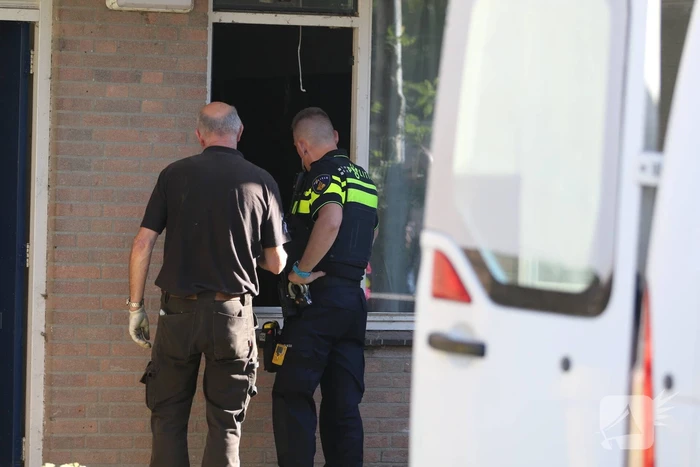 Politie rolt hennepkwekerij in woning op