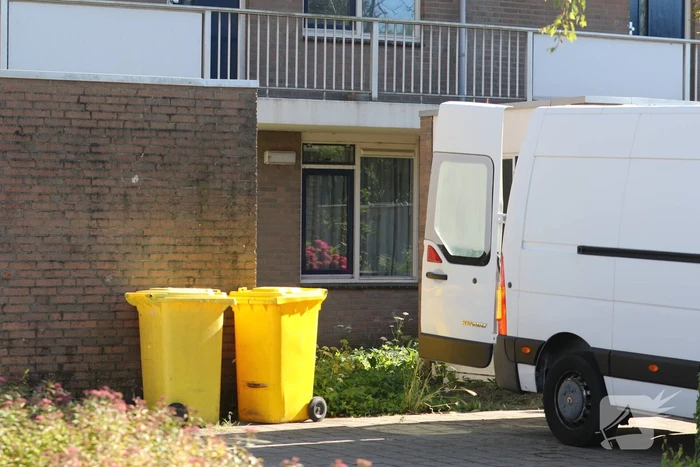 Politie rolt hennepkwekerij in woning op