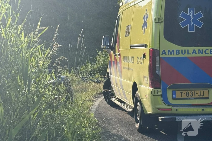 Scooterrijder en wielrenner botsen