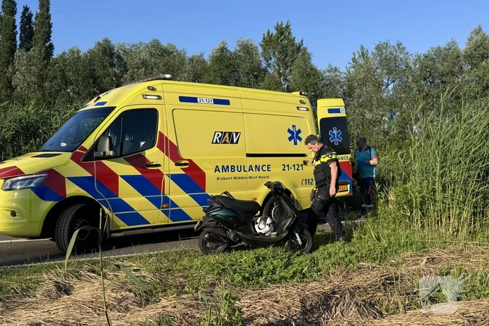 Scooterrijder en wielrenner botsen