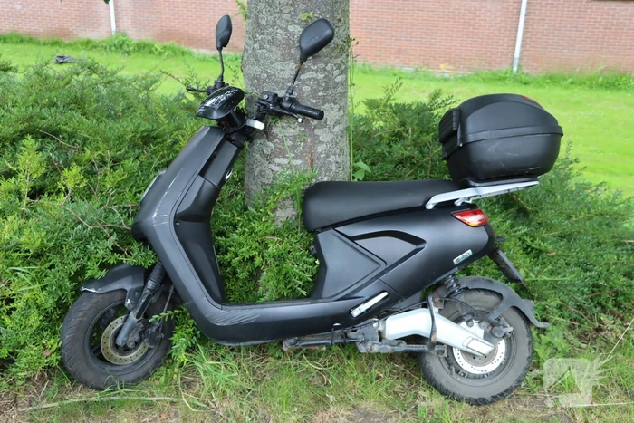 Scooterrijder gaat onderuit en raakt gewond