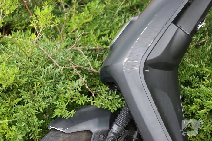Scooterrijder gaat onderuit en raakt gewond