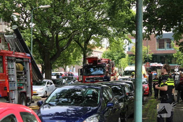 Grote brand in portiekwoning