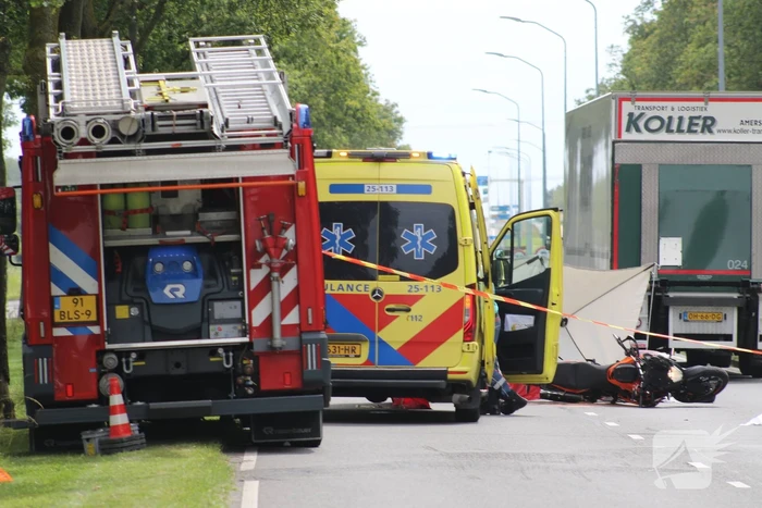 Motorrijder overleden bij aanrijding met vrachtwagen