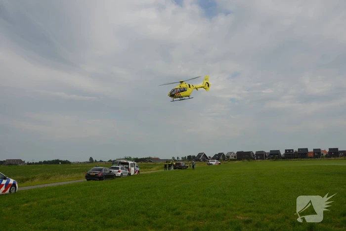 Fietser zwaargewond bij ongeval met landbouwvoertuig