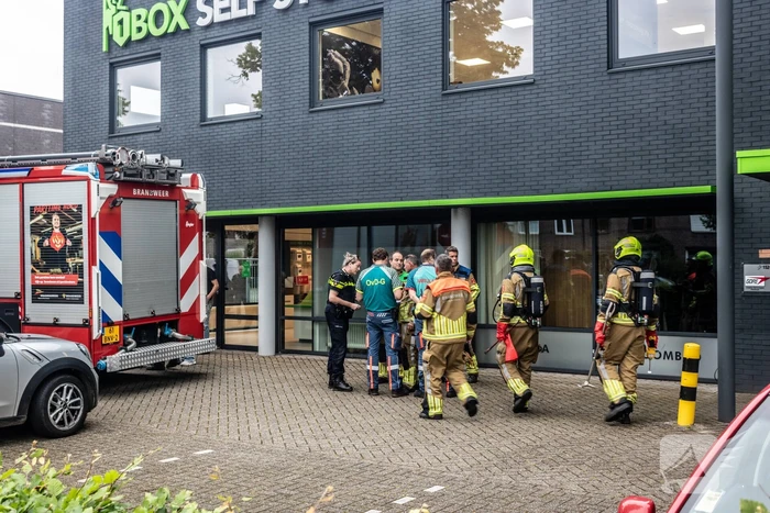 Honderden vaten aangetroffen in pand met opslagboxen