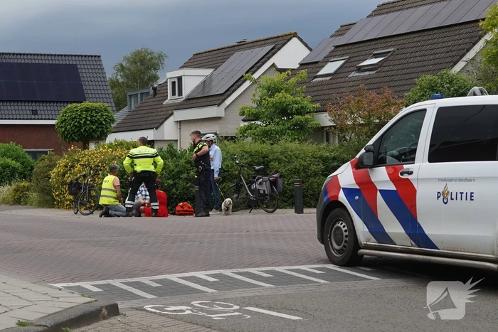 Fietser en bestelbus in botsing