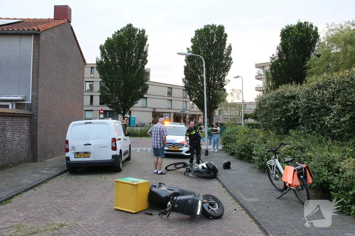 Fietser gewond bij aanrijding met bezorgscooter