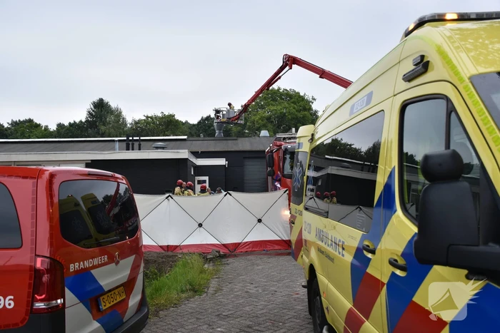 Gewonde bij brand in bedrijfshal