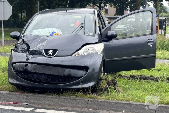 Flinke schade na voorrangsfout op kruising