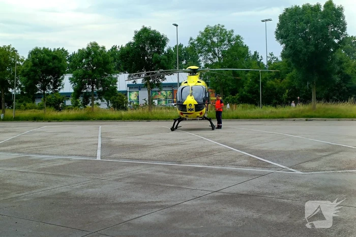 Traumahelikopter landt voor incident in woonwijk