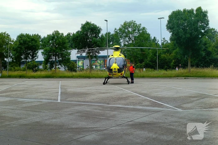 Traumahelikopter landt voor incident in woonwijk