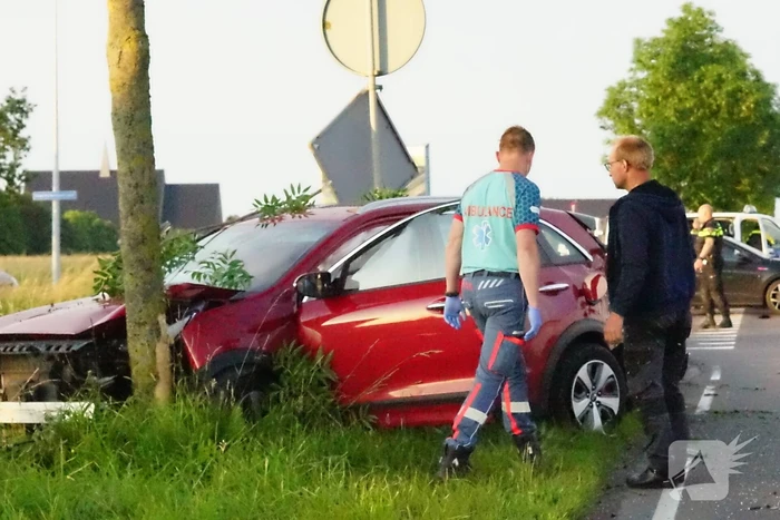 Veel schade na ongeval op kruispunt