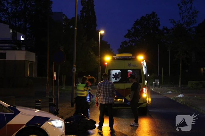Scooterrijder hard ten val, werkt politie tegen