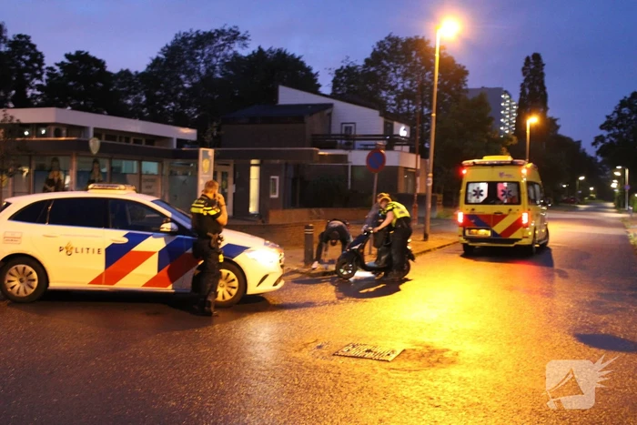 Scooterrijder hard ten val, werkt politie tegen