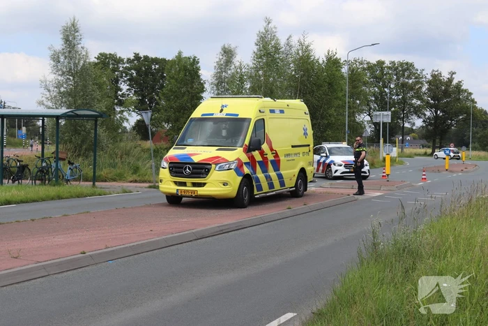 Fietser en automobilist botsen op elkaar