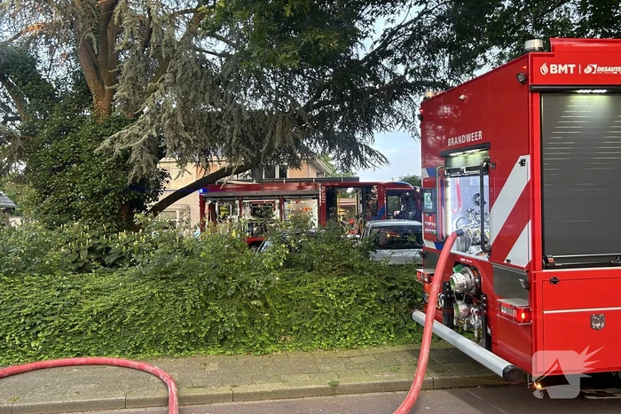 Veel hulpdiensten aanwezig bij woningbrand