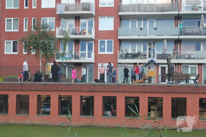 Flatgebouw ontruimd door brand in woning
