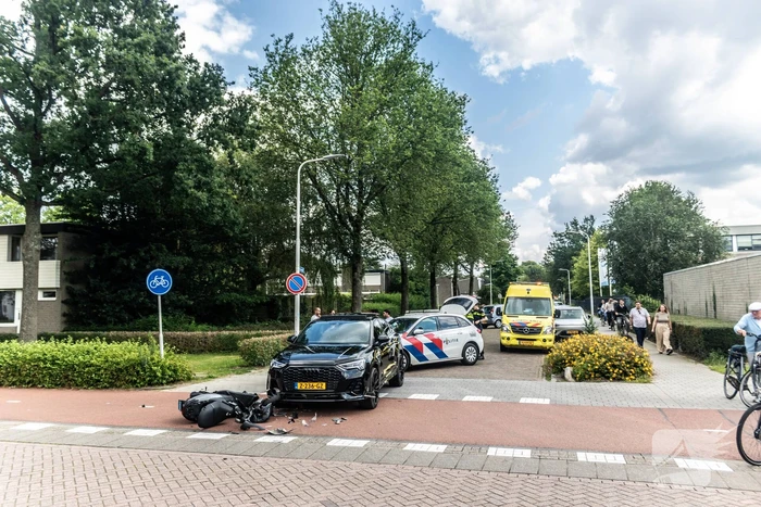 Flinke schade scooter na harde val kruising