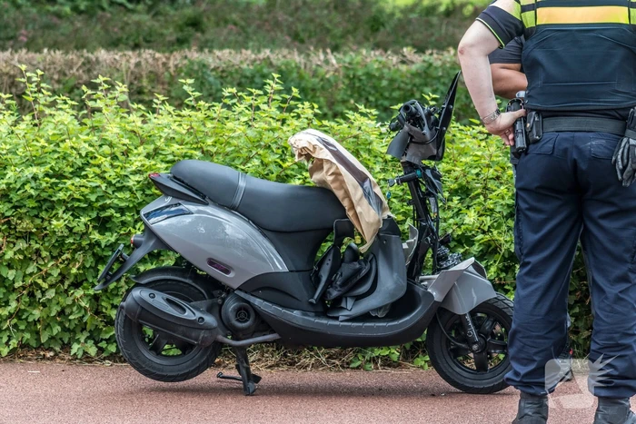 Flinke schade scooter na harde val kruising