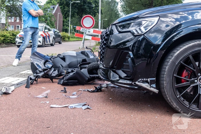 Flinke schade scooter na harde val kruising