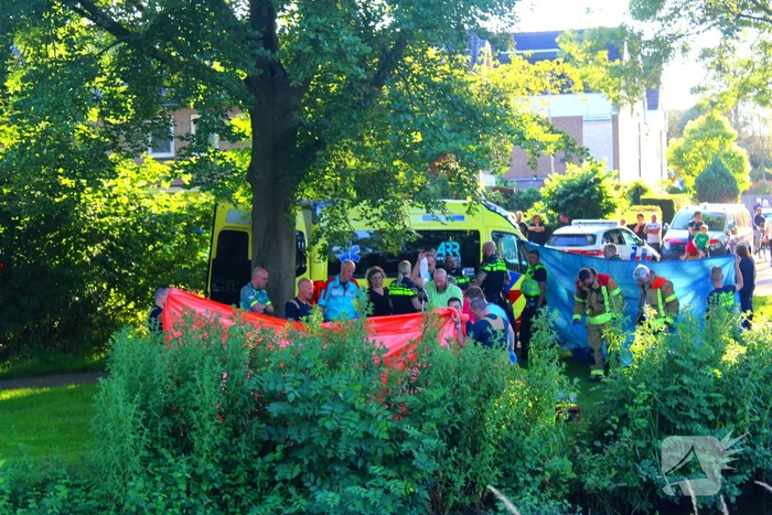 Persoon te water, hulpdiensten groot ingezet
