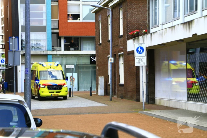 Persoon ernstig gewond na val van dak