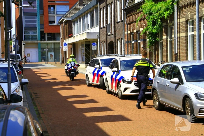 Persoon ernstig gewond na val van dak