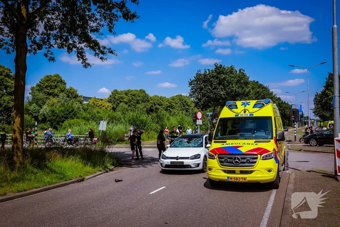 Fietser zwaargewond bij aanrijding