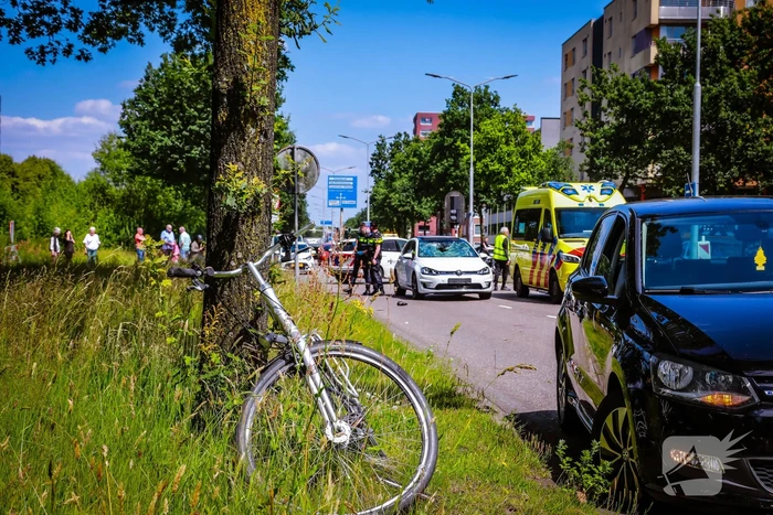 Fietser zwaargewond bij aanrijding
