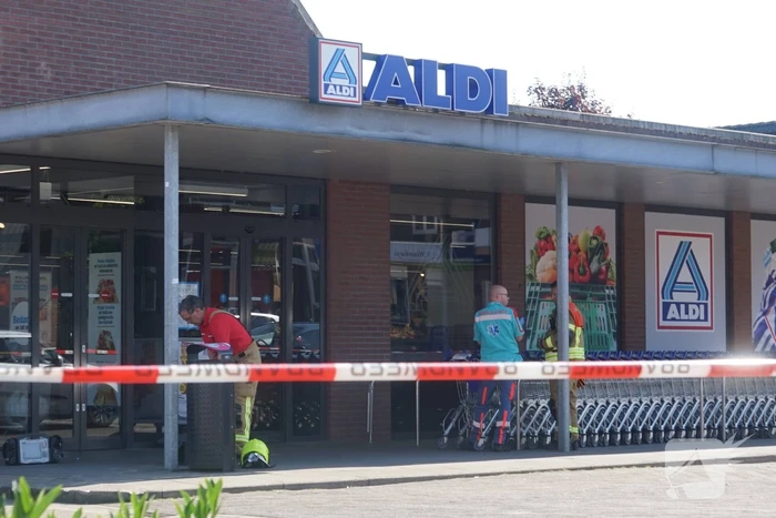 Supermarkt ontruimd na meldingen van duizeligheid en misselijkheid