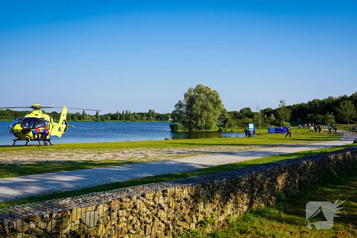Omstander schiet drenkeling te hulp
