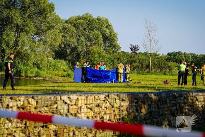 Omstander schiet drenkeling te hulp