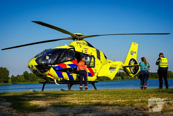 Omstander schiet drenkeling te hulp