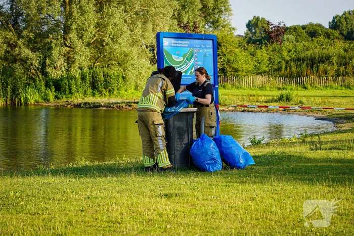 Omstander schiet drenkeling te hulp