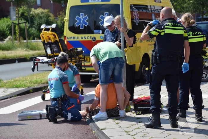 Fietsster gewond bij botsing met scootmobieler