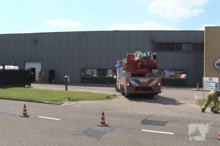 Brandweer controleert rookontwikkeling bij popcornfabriek